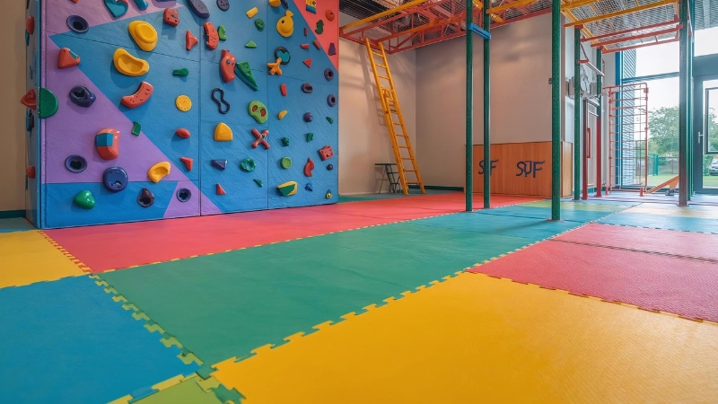 Best Flooring for Kids Play Areas: Safe Surfaces for Active Play 6 safety padding and crash mats